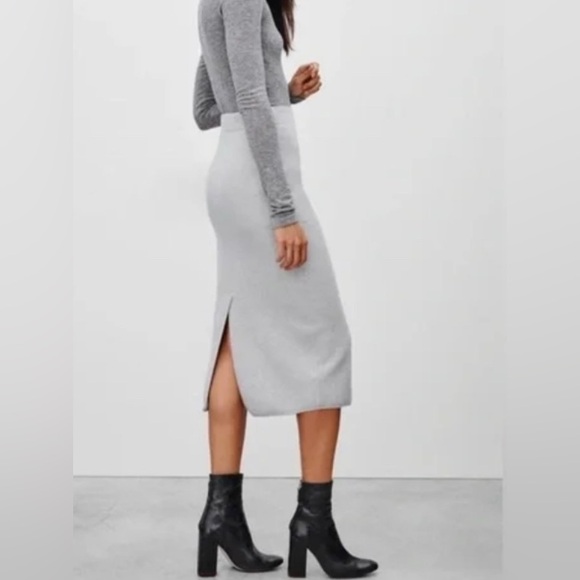 Aritzia Babaton “Johan” Wool Pencil Skirt Light Grey Rear Vent Size XS - Picture 2 of 9